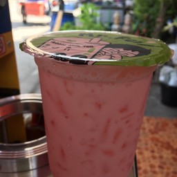 นมสดสตอเบอรี่