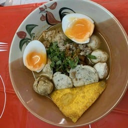 ก๋วยเตี๋ยวต้มยำน้ำขลุกขลิก (เฮียเบิร์ดสุขสวัสดิ์)