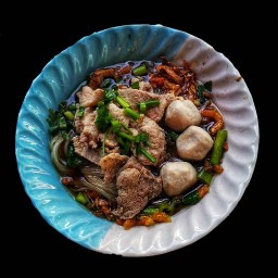 ก๋วยเตี๋ยวเรือสูตรอนุสาวรีย์ชัย