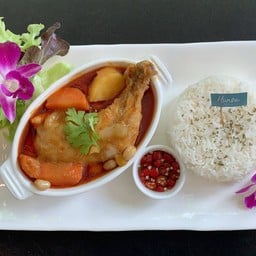 ข้าวแกงมัสมั่นไก่ สูตรชาววัง