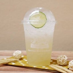 น้ำผึ้งมะนาวโซดา  (น้ำผิ้งที่ฟาร์มละ มะนาวปลูกเอง )