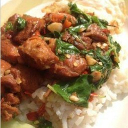 ข้าวกระเพราขาหมู+ไข่ดาว