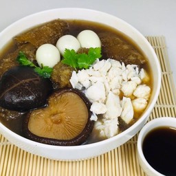 เฌอ ข้าวหอม