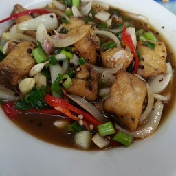 เนื้อปลากะพง ผัดพริกไทยดำ