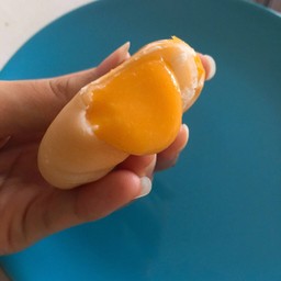 ขนมเปี๊ยะลาวาไข่เค็ม