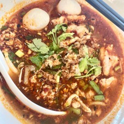 ก๋วยเตี๋ยวต้มยำมาเฟีย by เออออหมูกระทะ
