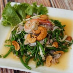 ยำผักกูด