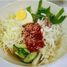 บะหมี่เย็นเกาหลี