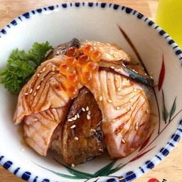 ข้าวหน้าฟัวกลาส์แซลมอนเบิร์น