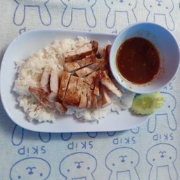 ข้าวราดคอหมูย่าง