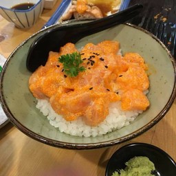 ข้าวแซลมอนยามะ