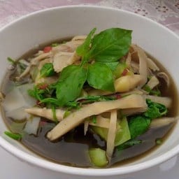 แกงหน่อไม้สด