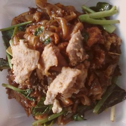 เส้นใหญ่ผัดชีอิ้ว