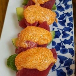 ทูน่าอโวคาโดซอสไข่กุ้ง