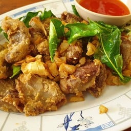 ไส้อ่อนทอดกระเทียม