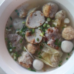 บะหมี่เกี๊ยวแคะ