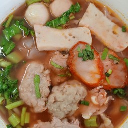 เย็นตาโฟหมูเด้ง