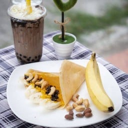 Honey Sweet Crepe and Coffee กาดทวีโชค