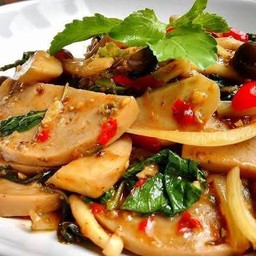 ข้าวกระเพราหมูยอ