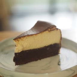 Basque Cheesecake Brownie