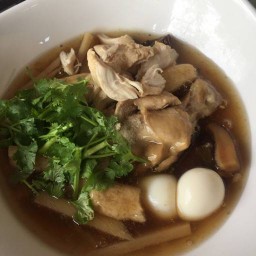 ครัวโบราณ กระเพาะปลา ก๋วยเตี๋ยวหลอด สาขา หมู่บ้านนักกีฬาแหลมทอง