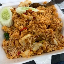 ข้าวผัดต้มยำไข่ปลาหมึก