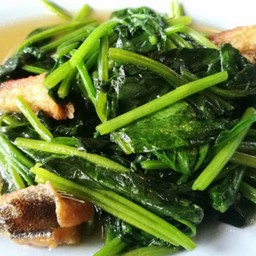 ปวยเล้งผัดปลาสลิด