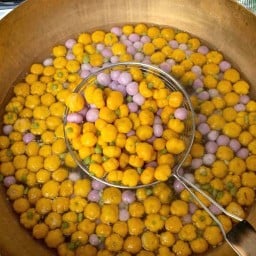 ขนมหวานคุณยาย รวมโชคมอลล์