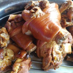 ข้าวขาหมูน้ำแดง