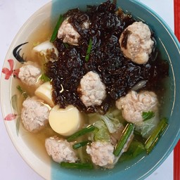 เเกงจืดเต้าหู้หมูสับสาหร่าย