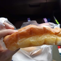 ขนมปังนึ่งไส้เนยน้ำตาล