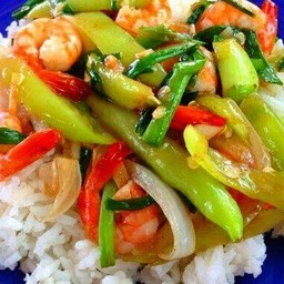 ข้าวผัดพริกหยวกทะเล