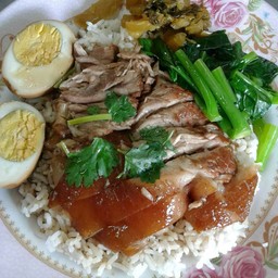 ข้าวขาหมูเนื้อหนัง+ไข่