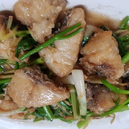 เนื้อปลาผัดขึ้นฉ่าย (เล็ก)