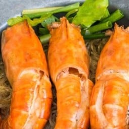 กุ้งแม่น้ำอบวุ้นเส้น
