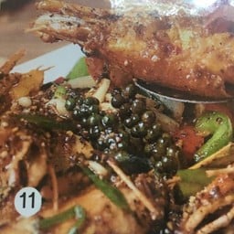กุ้งแม่น้ำผัดพริกไทยดำ - (ขนาด 9-10ตัวโล) ครึ่งโล