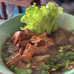 ก๋วยเตี๋ยวหมูตุ๋น พิเศษ