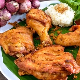 ไก่ทอด ชุด จั้มโบ้