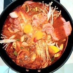 KIMCHI  RABBIT รัชดาภิเษก