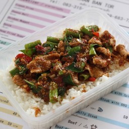 ผัดพริกแกง + ราดข้าว