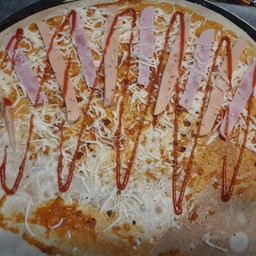 แฮม ไส้กรอก มอสเรล่าชีส ซอสพิซซ่า