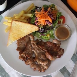 สเต็กหมูพริกไทยดำ