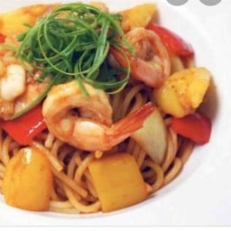 สปาเกตตี้เปรี้ยวหวาน กุ้ง ทะเล