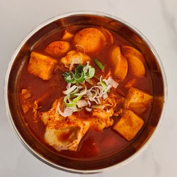 ซุปกิมจิ(ไส้กรอกไก่ เต้าหู้ปลา ไข่ไก่)