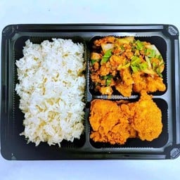 ชุดเซ็ทข้าวยำไก่แซ่บกับวิงส์แซ่บ 2 ชิ้น