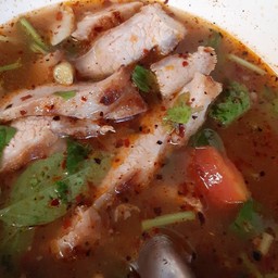 ต้มแซ่บคอหมูย่าง