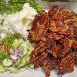 Sat-Praty Girl หมู20ไม้+ ข้าวเหนียว5ห่อ+ ไส้อั่ว2ไม้