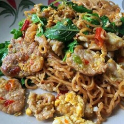 มาม่าผัดขี้เมา ไก่,หมู