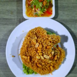 ยำกุ้งฟู