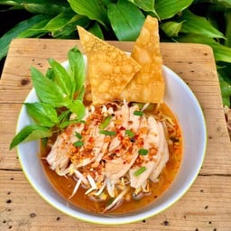 ก๋วยเตี๋ยวไก่ต้มยำ